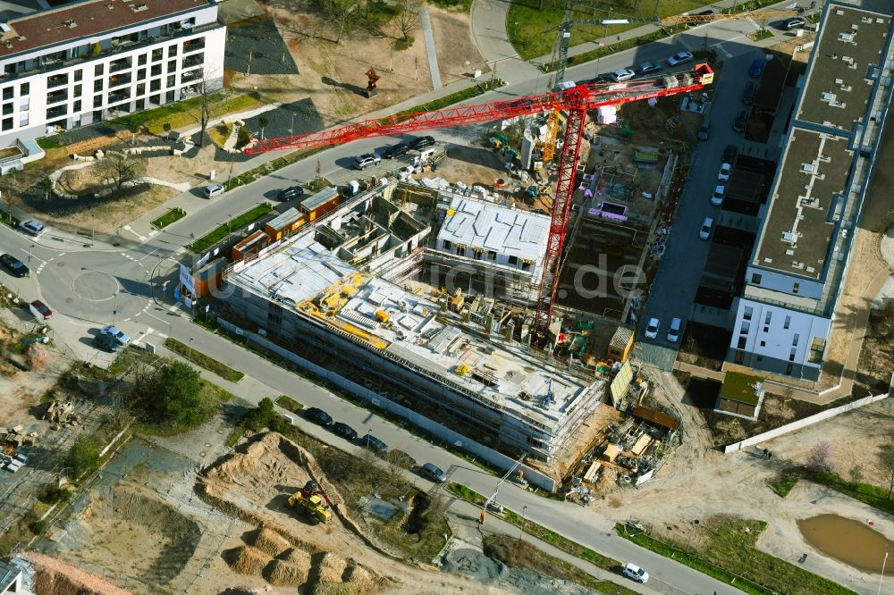 Darmstadt aus der Vogelperspektive: Baustelle zum Neubau einer Mehrfamilienhaus-Wohnanlage an der Mahalia-Jackson-Straße - Franklinstraße in Darmstadt im Bundesland Hessen, Deutschland