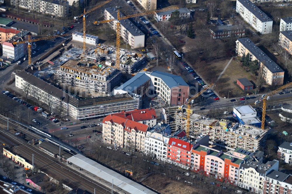 Luftaufnahme Berlin - Baustelle zum Neubau einer Mehrfamilienhaus-Wohnanlage Mahlsdorfer Straße - Hirtenstraße im Ortsteil Köpenick in Berlin, Deutschland