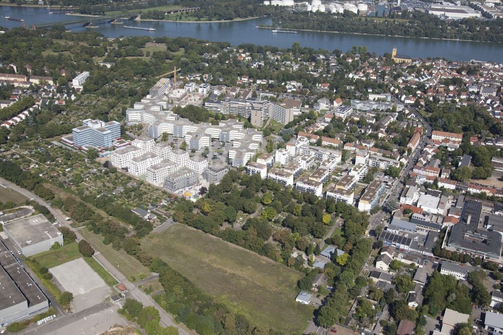 Mainz von oben - Baustelle zum Neubau einer Mehrfamilienhaus-Wohnanlage in Mainz im Bundesland Rheinland-Pfalz