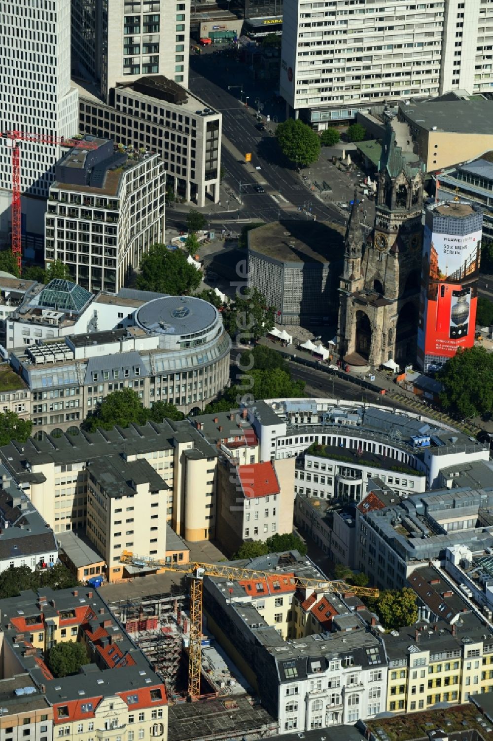 Berlin aus der Vogelperspektive: Baustelle zum Neubau einer Mehrfamilienhaus-Wohnanlage MARBURGER4 in Berlin, Deutschland