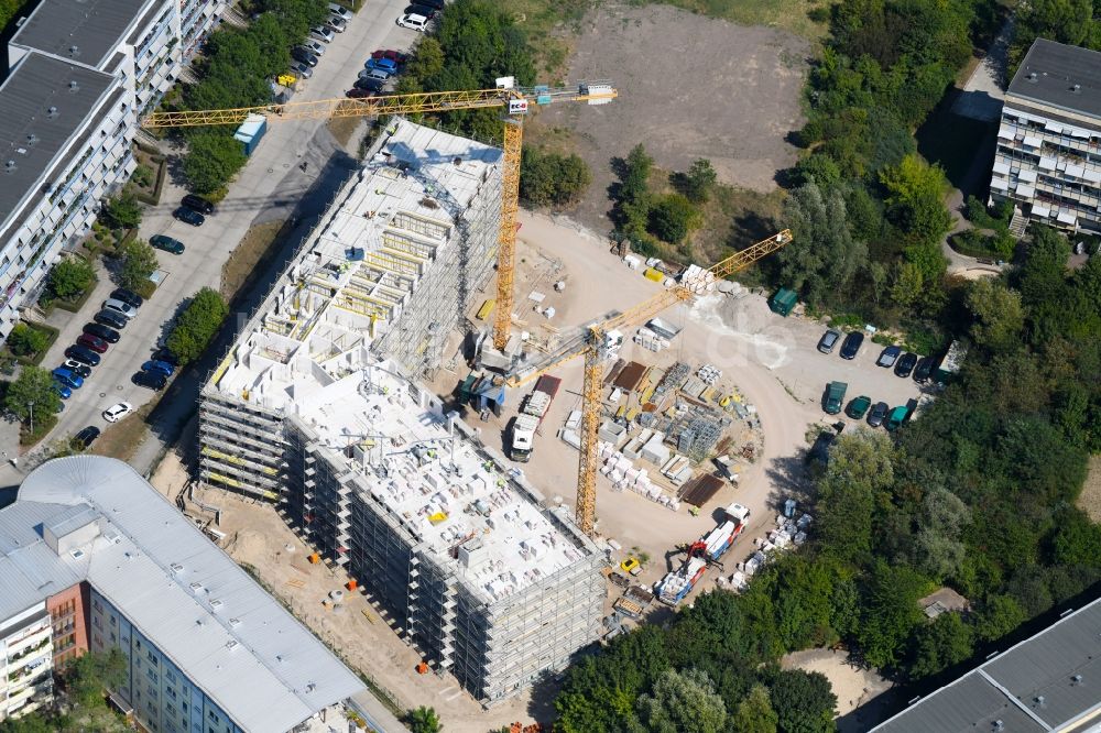 Luftbild Berlin - Baustelle zum Neubau einer Mehrfamilienhaus-Wohnanlage Martin-Riesenburger-Straße im Ortsteil Hellersdorf in Berlin, Deutschland