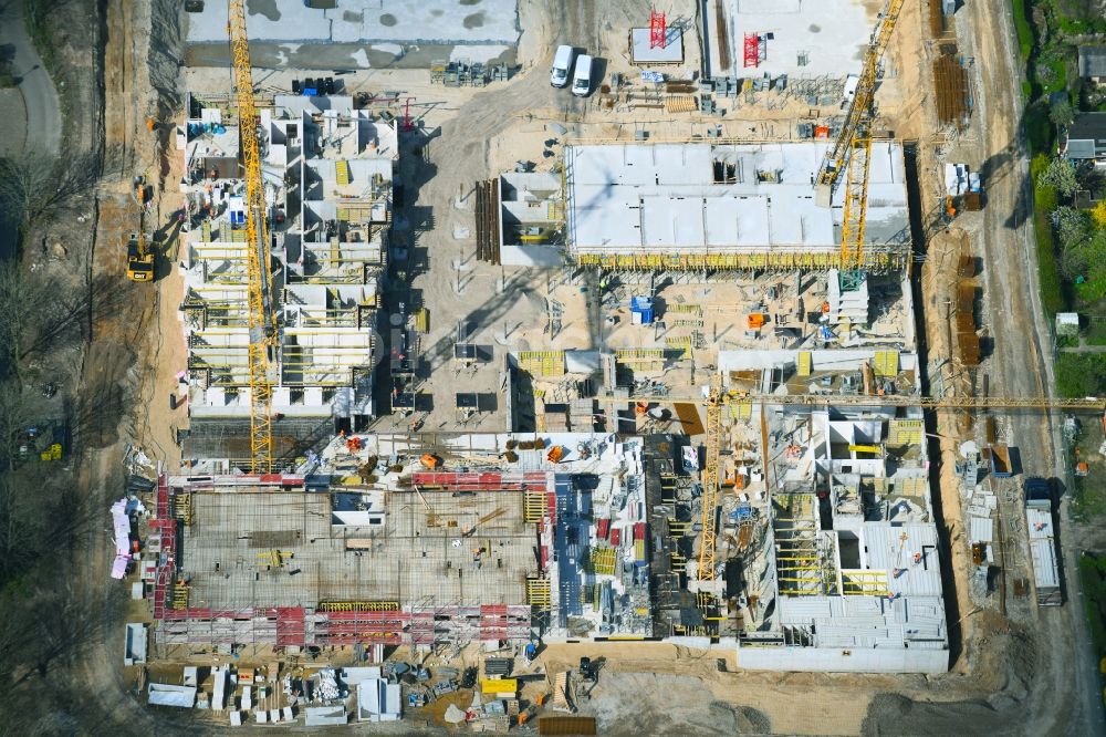 Berlin aus der Vogelperspektive: Baustelle zum Neubau einer Mehrfamilienhaus-Wohnanlage Maximilians Quartier an der Forckenbeckstraße im Ortsteil Wilmersdorf - Schmargendorf in Berlin, Deutschland