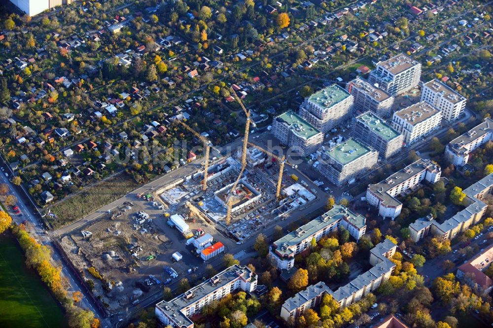 Luftbild Berlin - Baustelle zum Neubau einer Mehrfamilienhaus-Wohnanlage Maximilians Quartier im Ortsteil Schmargendorf in Berlin, Deutschland