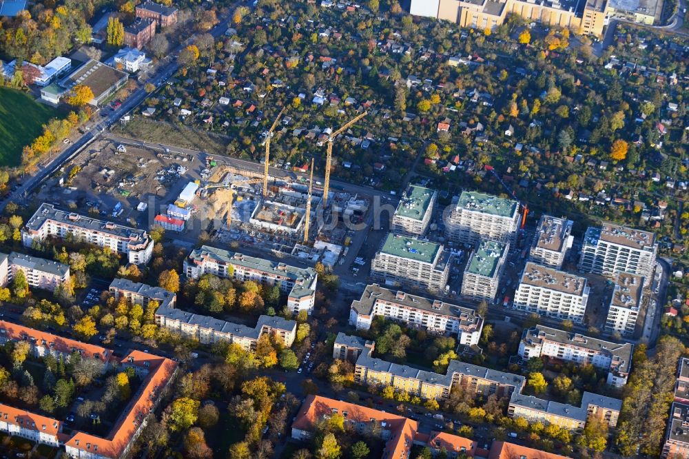 Berlin von oben - Baustelle zum Neubau einer Mehrfamilienhaus-Wohnanlage Maximilians Quartier im Ortsteil Schmargendorf in Berlin, Deutschland