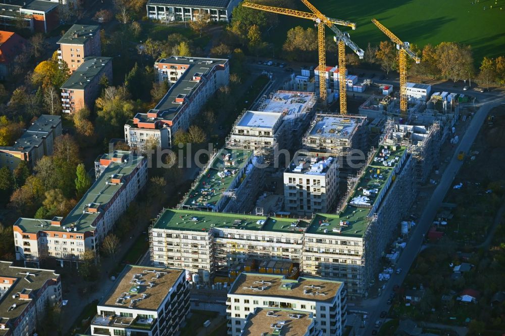 Luftaufnahme Berlin - Baustelle zum Neubau einer Mehrfamilienhaus-Wohnanlage Maximilians Quartier im Ortsteil Schmargendorf in Berlin, Deutschland