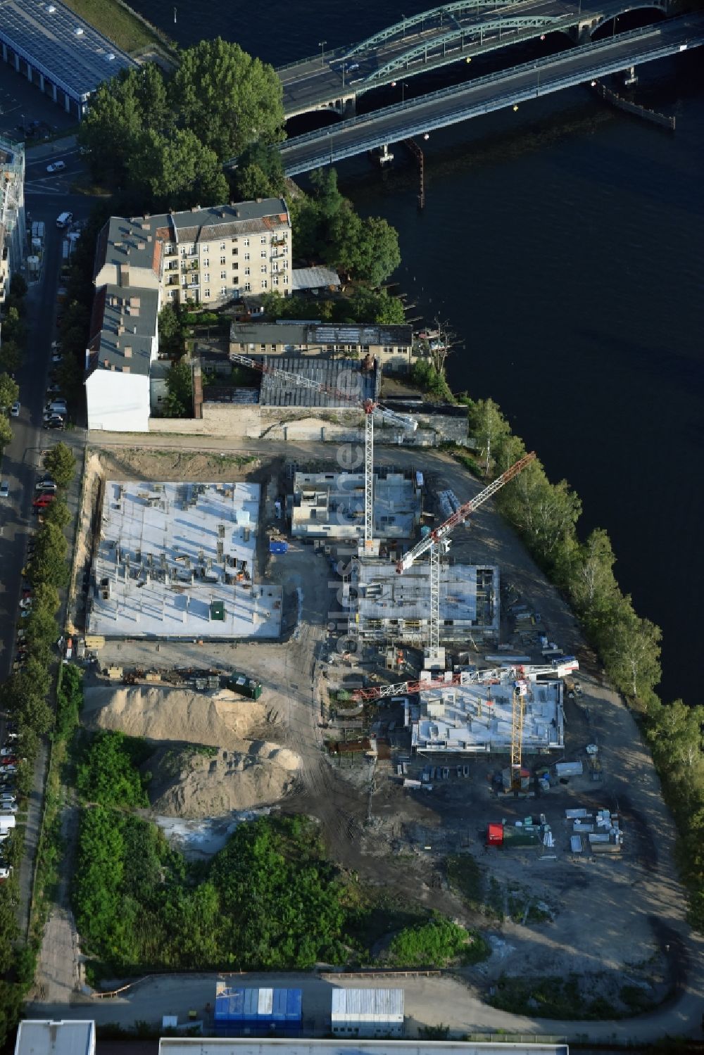 Berlin aus der Vogelperspektive: Baustelle zum Neubau einer Mehrfamilienhaus-Wohnanlage der MBN Bau AG in Berlin