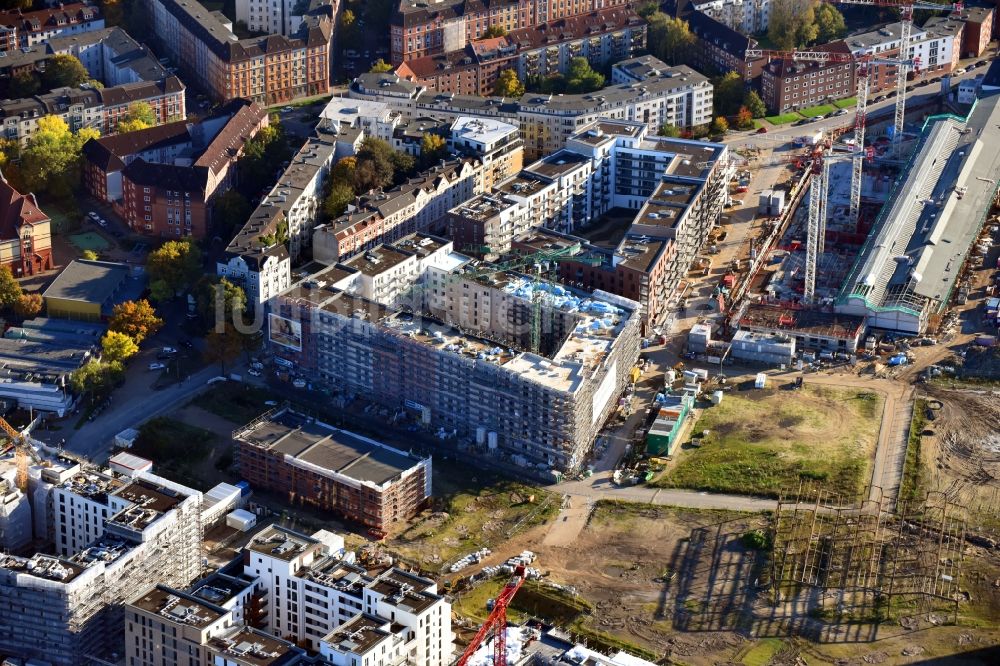 Hamburg von oben - Baustelle zum Neubau einer Mehrfamilienhaus-Wohnanlage Mitte Altona im Ortsteil Altona in Hamburg, Deutschland