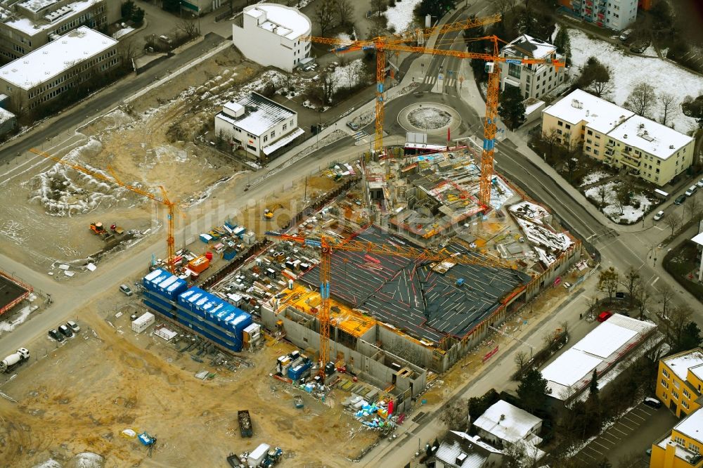 Luftaufnahme München - Baustelle zum Neubau einer Mehrfamilienhaus-Wohnanlage der MünchenBau GmbH an der Berduxstraße im Ortsteil Pasing-Obermenzing in München im Bundesland Bayern, Deutschland