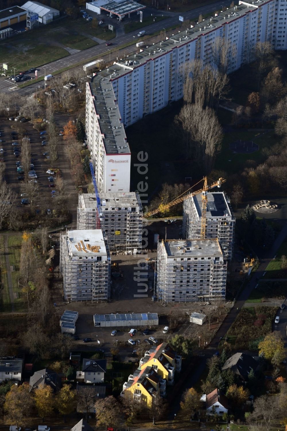 Berlin von oben - Baustelle zum Neubau einer Mehrfamilienhaus-Wohnanlage an der Märkischen Allee Ecke Trusetaler Straße im Ortsteil Marzahn in Berlin, Deutschland