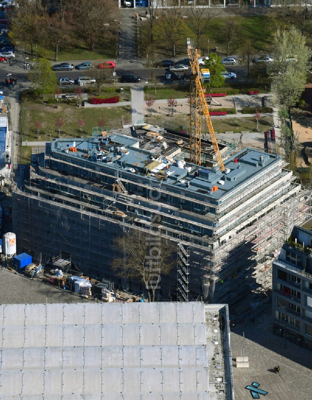 Luftaufnahme Berlin - Baustelle zum Neubau einer Mehrfamilienhaus-Wohnanlage Neu House im Ortsteil Kreuzberg in Berlin, Deutschland