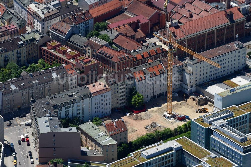 Luftaufnahme München - Baustelle zum Neubau einer Mehrfamilienhaus-Wohnanlage der Niedermair & Reich GmbH & Co. Vermietungs KG an der Landsberger Straße im Ortsteil Schwanthalerhöhe in München im Bundesland Bayern, Deutschland