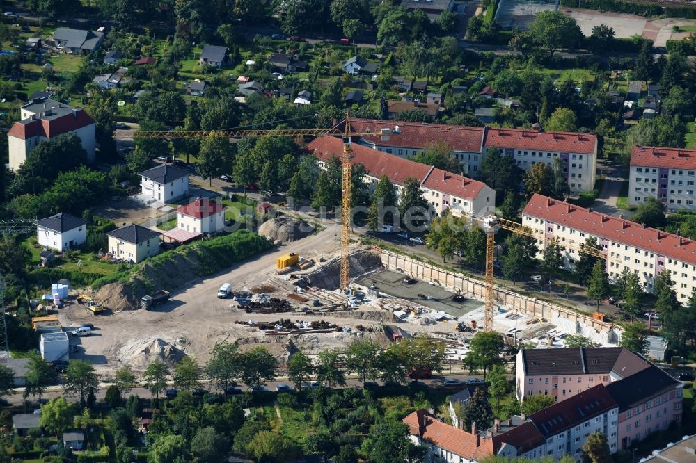 Berlin von oben - Baustelle zum Neubau einer Mehrfamilienhaus-Wohnanlage Odinstraße - Rienzistraße im Ortsteil Lichtenberg in Berlin, Deutschland