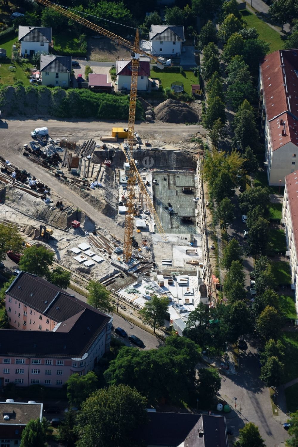 Luftaufnahme Berlin - Baustelle zum Neubau einer Mehrfamilienhaus-Wohnanlage Odinstraße - Rienzistraße im Ortsteil Lichtenberg in Berlin, Deutschland