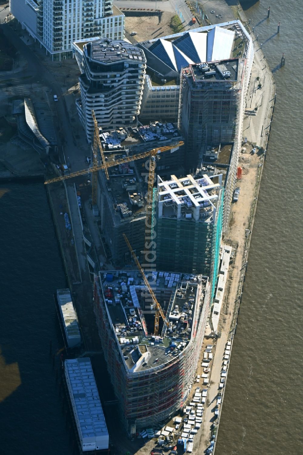 Luftaufnahme Hamburg - Baustelle zum Neubau einer Mehrfamilienhaus-Wohnanlage im Ortsteil HafenCity in Hamburg, Deutschland