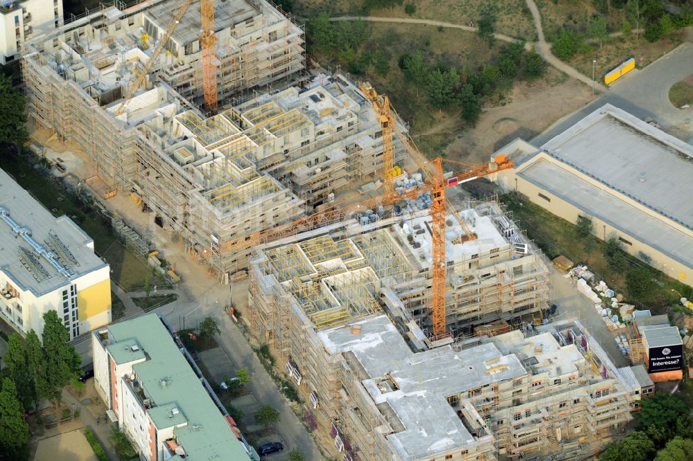 Luftbild Berlin - Baustelle zum Neubau einer Mehrfamilienhaus-Wohnanlage im Ortsteil Köpenick im Bezirk Treptow-Köpenick in Berlin