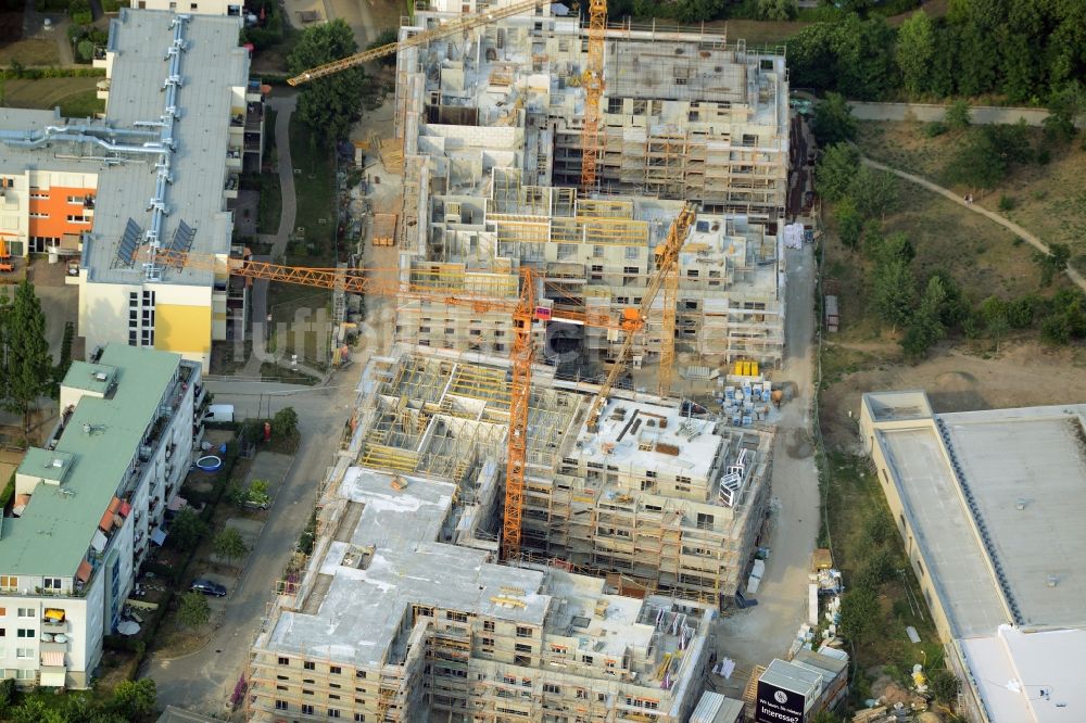 Berlin von oben - Baustelle zum Neubau einer Mehrfamilienhaus-Wohnanlage im Ortsteil Köpenick im Bezirk Treptow-Köpenick in Berlin