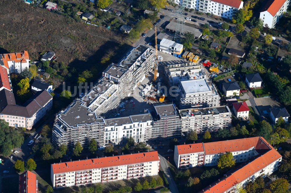 Luftbild Berlin - Baustelle zum Neubau einer Mehrfamilienhaus-Wohnanlage im Ortsteil Lichtenberg in Berlin, Deutschland