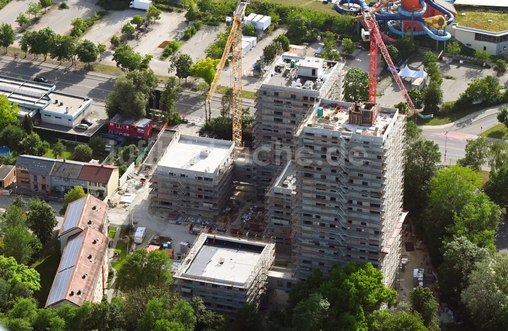 Ingolstadt von oben - Baustelle zum Neubau einer Mehrfamilienhaus-Wohnanlage im Ortsteil Monikaviertel in Ingolstadt im Bundesland Bayern, Deutschland