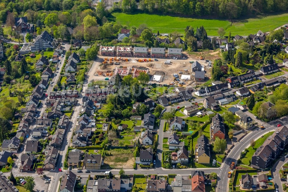 Velbert von oben - Baustelle zum Neubau einer Mehrfamilienhaus-Wohnanlage im Ortsteil Neviges in Velbert im Bundesland Nordrhein-Westfalen