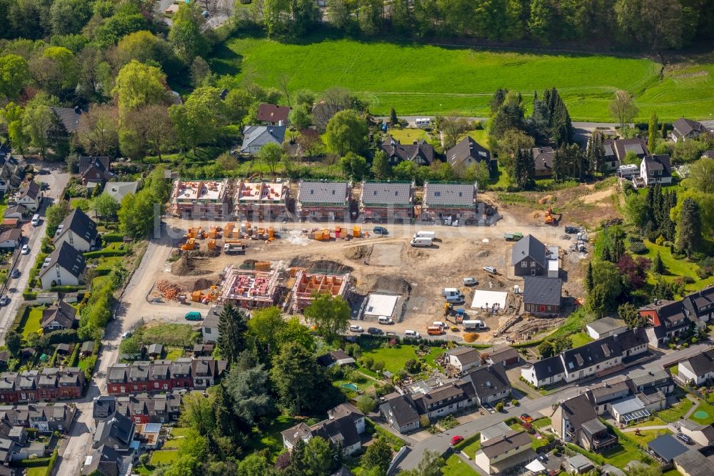 Velbert aus der Vogelperspektive: Baustelle zum Neubau einer Mehrfamilienhaus-Wohnanlage im Ortsteil Neviges in Velbert im Bundesland Nordrhein-Westfalen