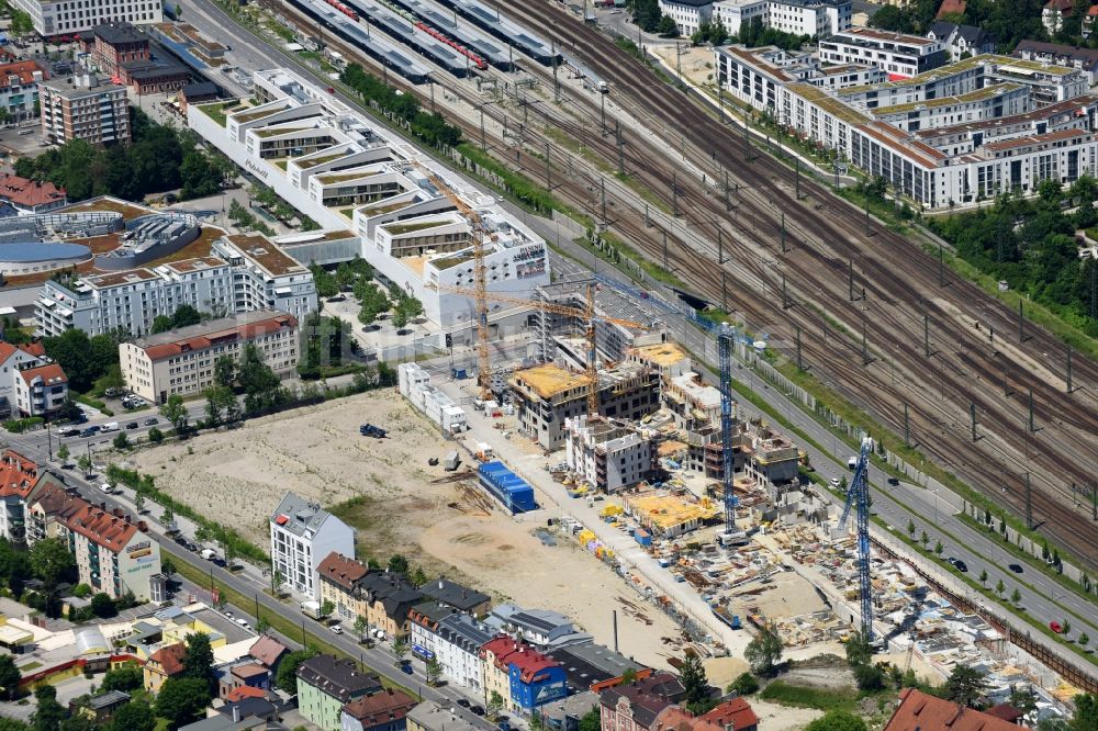 Luftbild München - Baustelle zum Neubau einer Mehrfamilienhaus-Wohnanlage im Ortsteil Pasing-Obermenzing in München im Bundesland Bayern, Deutschland