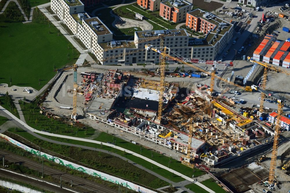 Luftaufnahme München - Baustelle zum Neubau einer Mehrfamilienhaus-Wohnanlage im Ortsteil Pasing-Obermenzing in München im Bundesland Bayern, Deutschland