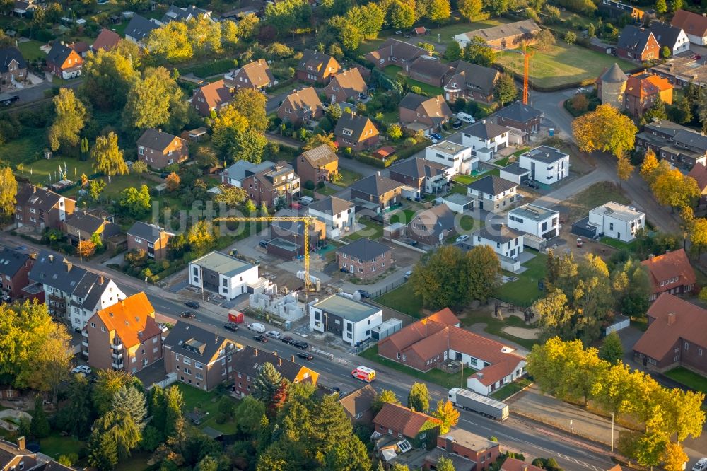 Werne von oben - Baustelle zum Neubau einer Mehrfamilienhaus-Wohnanlage im Ortsteil Ruhr Metropolitan Area in Werne im Bundesland Nordrhein-Westfalen