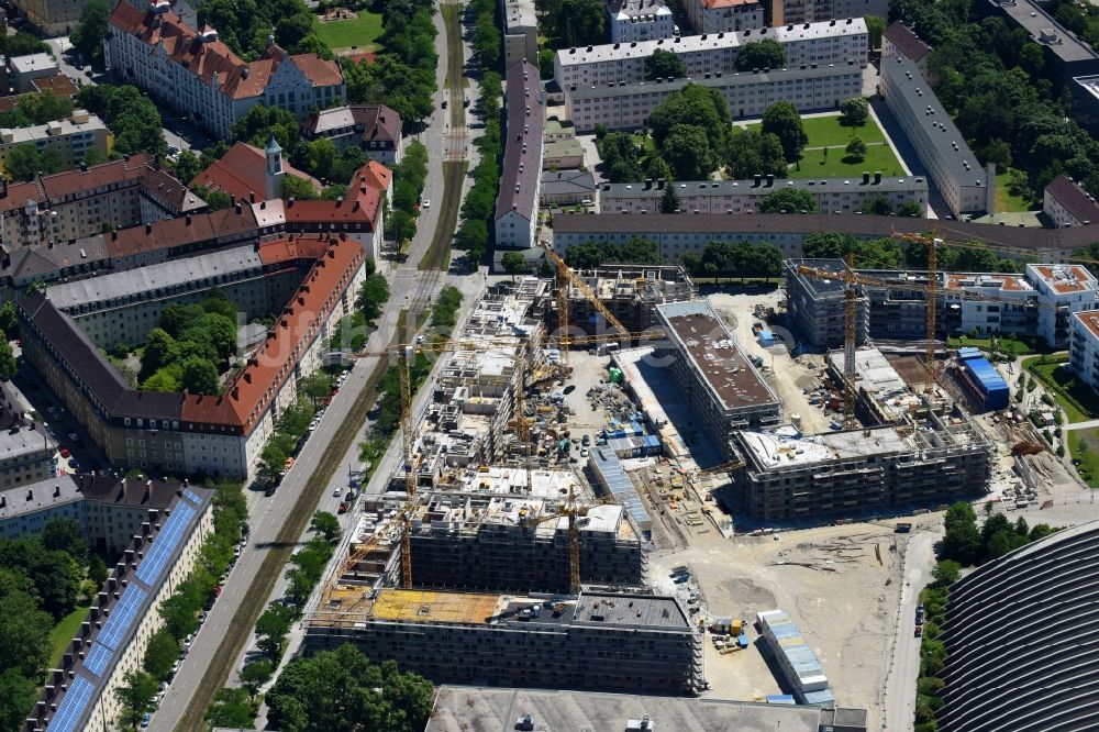 München von oben - Baustelle zum Neubau einer Mehrfamilienhaus-Wohnanlage der PANDION AG an der Arnulfstraße - Schäringerstraße im Ortsteil Neuhausen-Nymphenburg in München im Bundesland Bayern, Deutschland