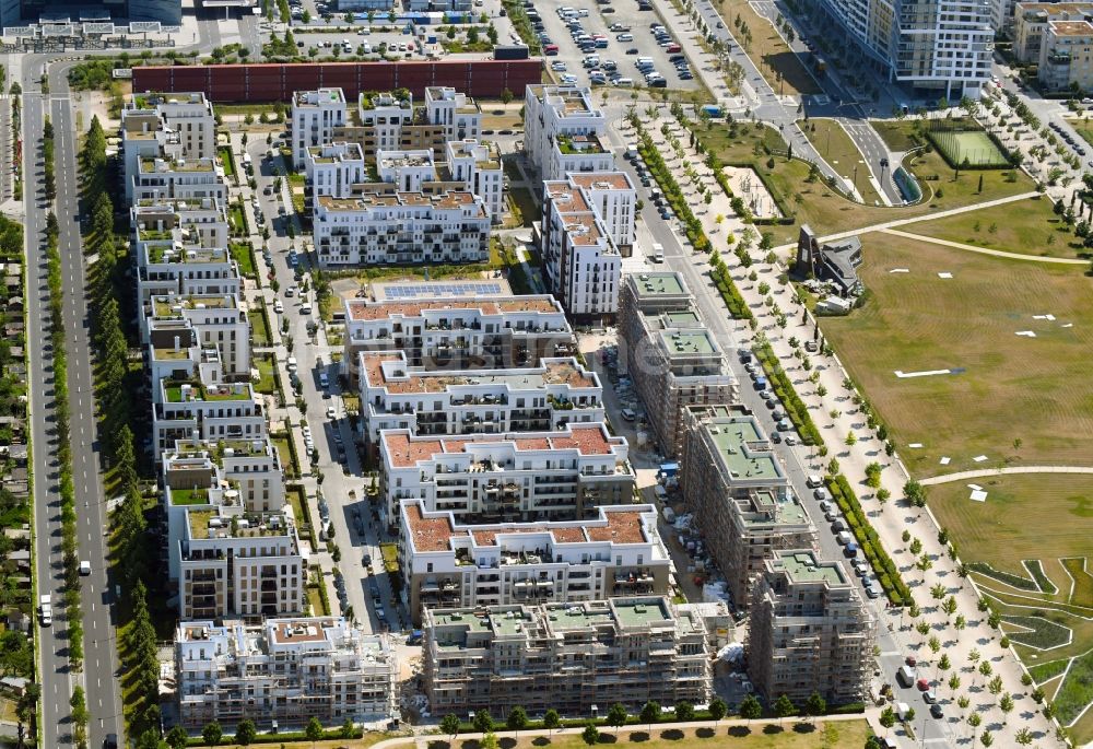 Luftbild Frankfurt am Main - Baustelle zum Neubau einer Mehrfamilienhaus-Wohnanlage Parkend im Ortsteil Innenstadt in Frankfurt am Main im Bundesland Hessen, Deutschland