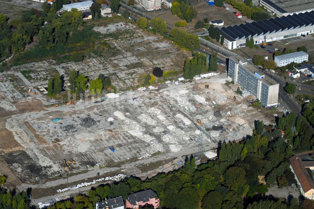 Berlin von oben - Baustelle zum Neubau einer Mehrfamilienhaus-Wohnanlage Parkstadt Karlshorst in Berlin, Deutschland