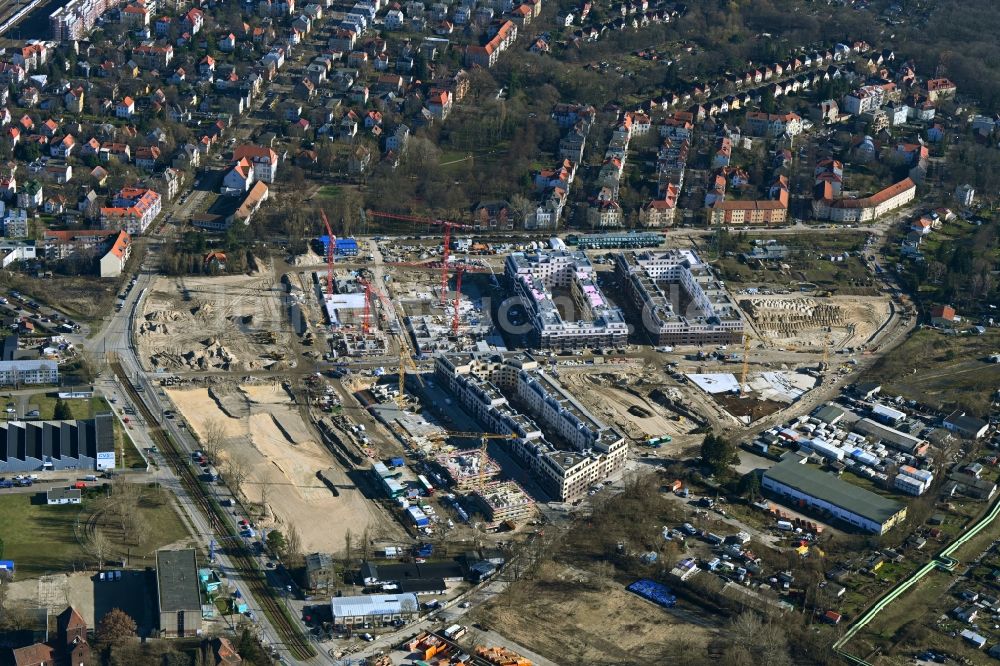 Berlin aus der Vogelperspektive: Baustelle zum Neubau einer Mehrfamilienhaus-Wohnanlage Parkstadt Karlshorst in Berlin, Deutschland