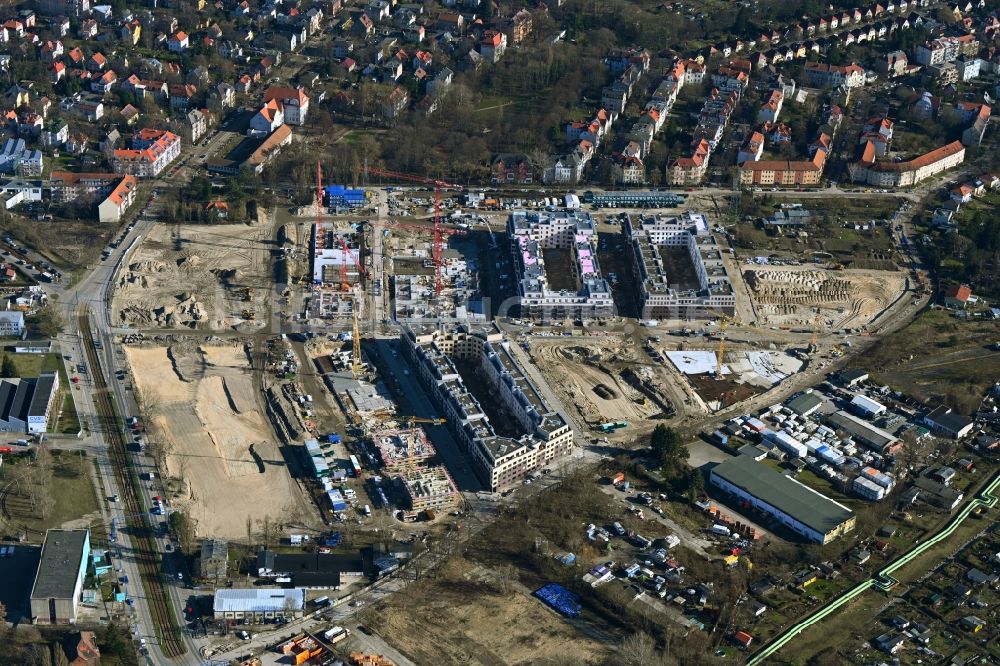 Luftbild Berlin - Baustelle zum Neubau einer Mehrfamilienhaus-Wohnanlage Parkstadt Karlshorst in Berlin, Deutschland