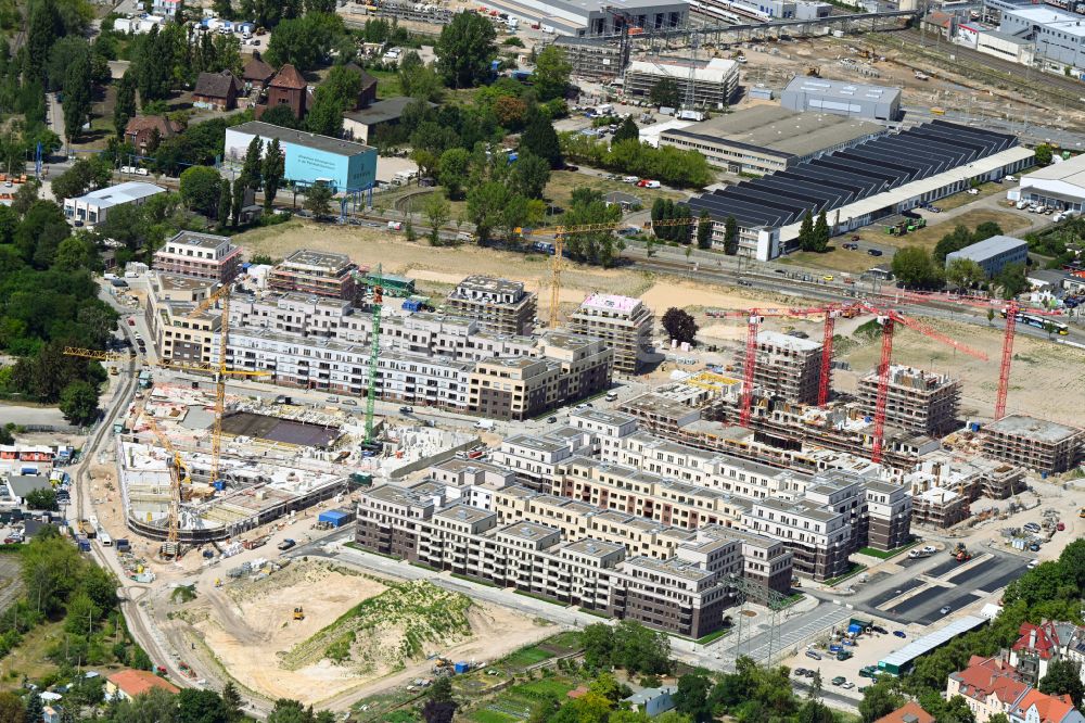 Luftbild Berlin - Baustelle zum Neubau einer Mehrfamilienhaus-Wohnanlage Parkstadt Karlshorst in Berlin, Deutschland