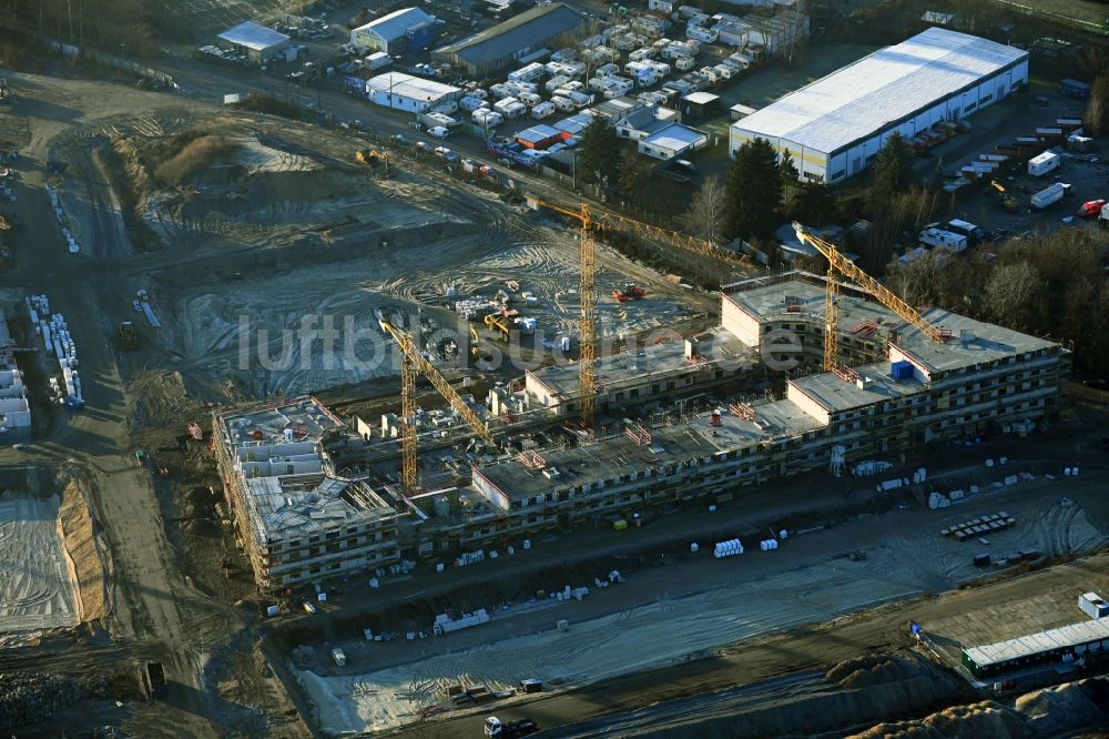 Berlin von oben - Baustelle zum Neubau einer Mehrfamilienhaus-Wohnanlage Parkstadt Karlshorst Ortsteil Karlshorst in Berlin, Deutschland