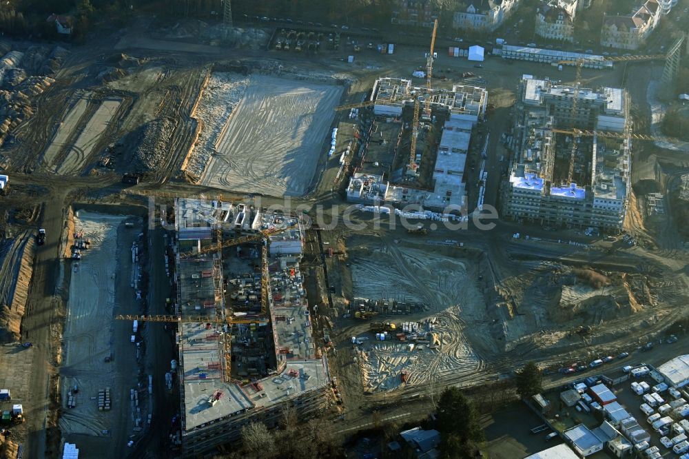 Luftaufnahme Berlin - Baustelle zum Neubau einer Mehrfamilienhaus-Wohnanlage Parkstadt Karlshorst Ortsteil Karlshorst in Berlin, Deutschland