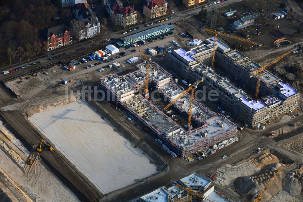 Berlin aus der Vogelperspektive: Baustelle zum Neubau einer Mehrfamilienhaus-Wohnanlage Parkstadt Karlshorst Ortsteil Karlshorst in Berlin, Deutschland