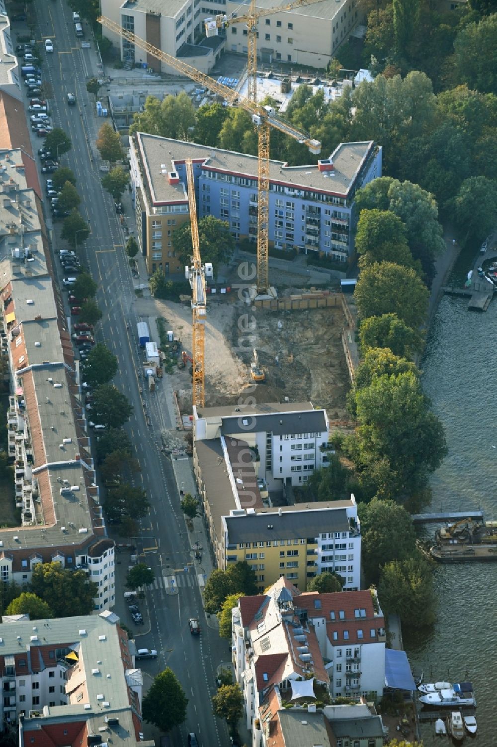 Luftaufnahme Berlin - Baustelle zum Neubau einer Mehrfamilienhaus-Wohnanlage Pier 101 in Berlin, Deutschland