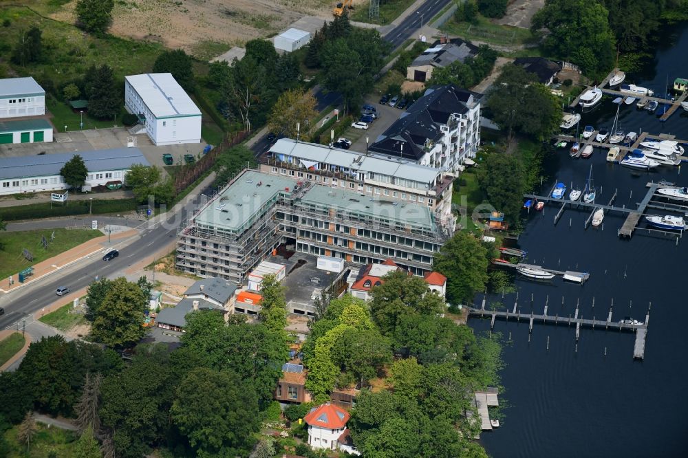 Potsdam aus der Vogelperspektive: Baustelle zum Neubau einer Mehrfamilienhaus-Wohnanlage in Potsdam im Bundesland Brandenburg, Deutschland