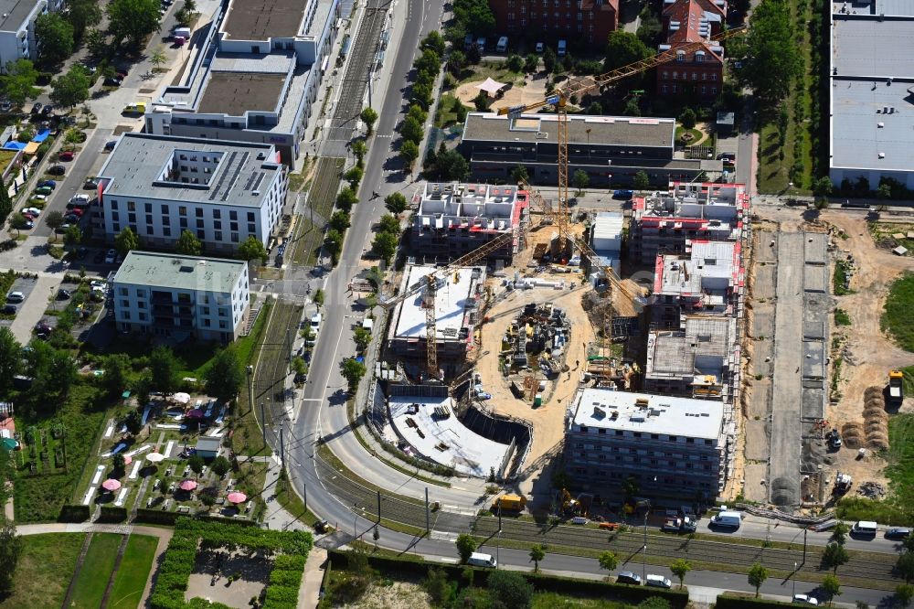 Potsdam von oben - Baustelle zum Neubau einer Mehrfamilienhaus-Wohnanlage in Potsdam im Bundesland Brandenburg, Deutschland