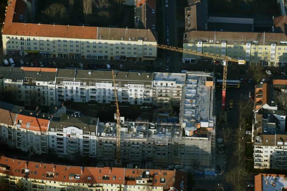 Berlin von oben - Baustelle zum Neubau einer Mehrfamilienhaus-Wohnanlage an der Presselstraße im Stadtteil Steglitz in Berlin