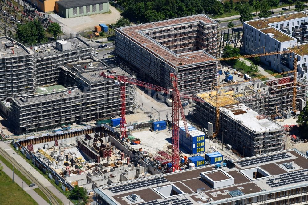 Luftbild München - Baustelle zum Neubau einer Mehrfamilienhaus-Wohnanlage Quarter City II an der Quarter City II - Bauhausplatz im Domagkpark im Ortsteil Schwabing-Freimann in München im Bundesland Bayern, Deutschland