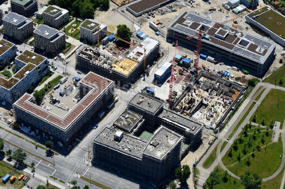 München aus der Vogelperspektive: Baustelle zum Neubau einer Mehrfamilienhaus-Wohnanlage Quarter City II an der Quarter City II - Bauhausplatz im Domagkpark im Ortsteil Schwabing-Freimann in München im Bundesland Bayern, Deutschland