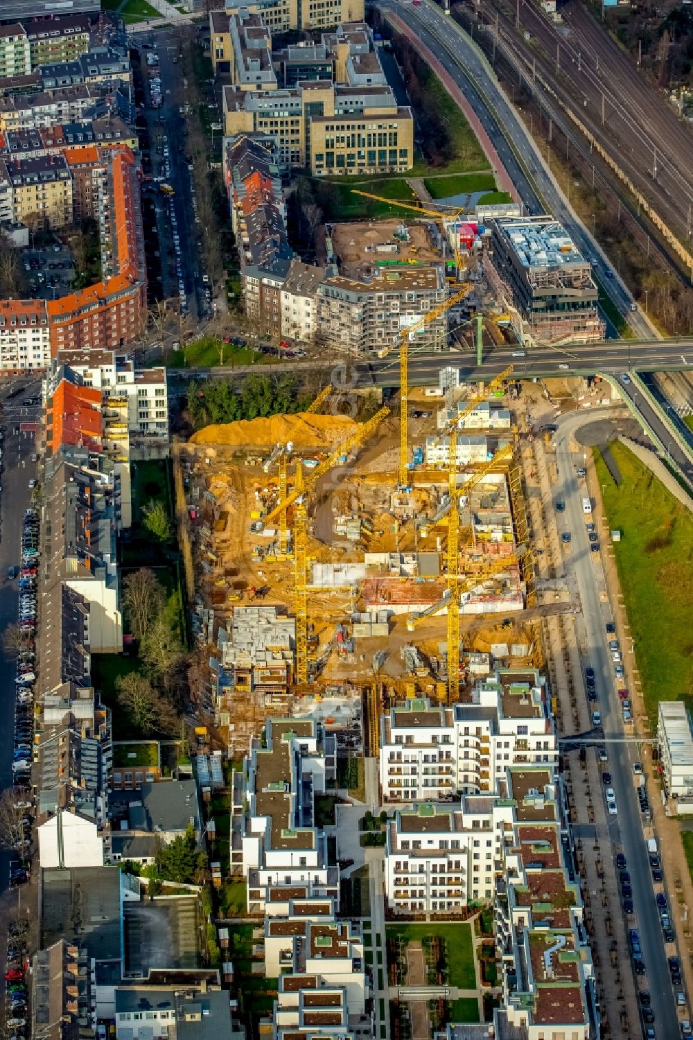 Düsseldorf aus der Vogelperspektive: Baustelle zum Neubau einer Mehrfamilienhaus-Wohnanlage Quartier Central in Düsseldorf im Bundesland Nordrhein-Westfalen