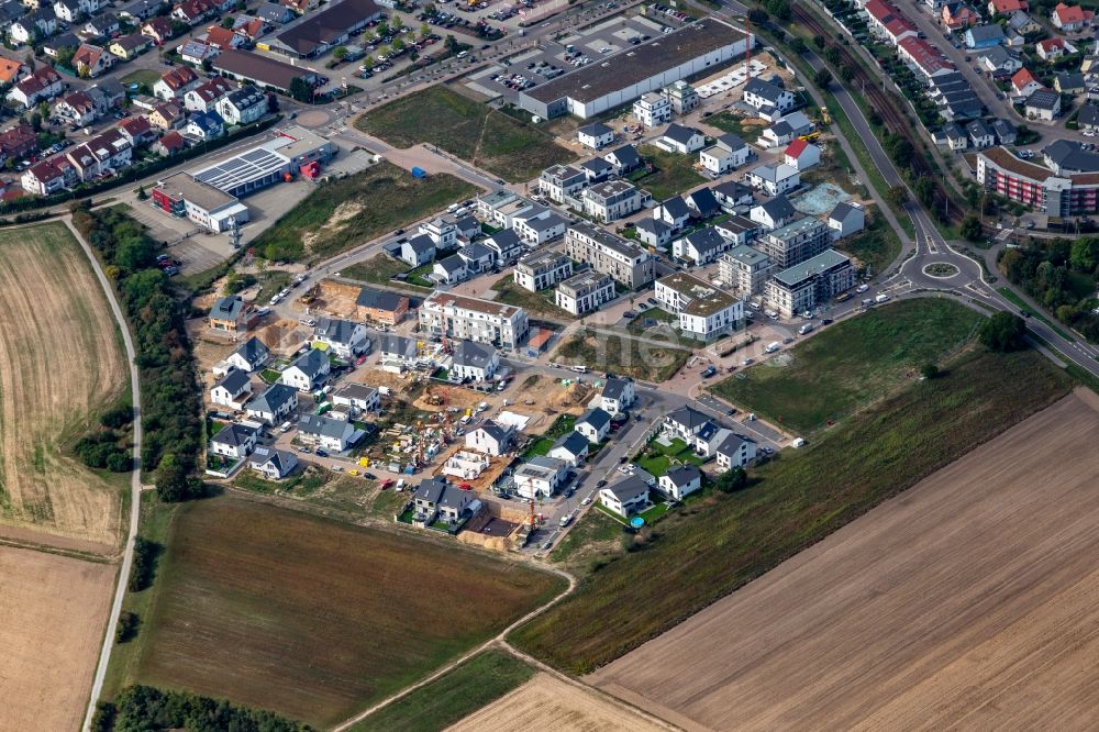 Luftbild Hochstetten - Baustelle zum Neubau einer Mehrfamilienhaus-Wohnanlage Quartier 2020 Entwicklungsgebiet Biegen-Durlacher Weg in Hochstetten im Bundesland Baden-Württemberg, Deutschland