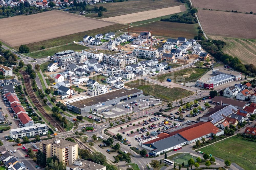 Hochstetten aus der Vogelperspektive: Baustelle zum Neubau einer Mehrfamilienhaus-Wohnanlage Quartier 2020 Entwicklungsgebiet Biegen-Durlacher Weg in Hochstetten im Bundesland Baden-Württemberg, Deutschland