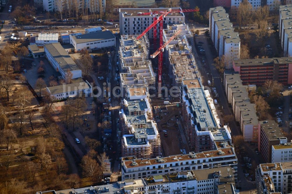 Berlin von oben - Baustelle zum Neubau einer Mehrfamilienhaus-Wohnanlage Quartier Luisenpark im Ortsteil Mitte in Berlin, Deutschland