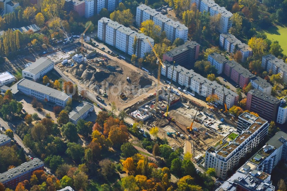 Luftbild Berlin - Baustelle zum Neubau einer Mehrfamilienhaus-Wohnanlage Quartier Luisenpark an der Stallschreiberstraße - Alexandrinenstraße im Ortsteil Mitte in Berlin, Deutschland