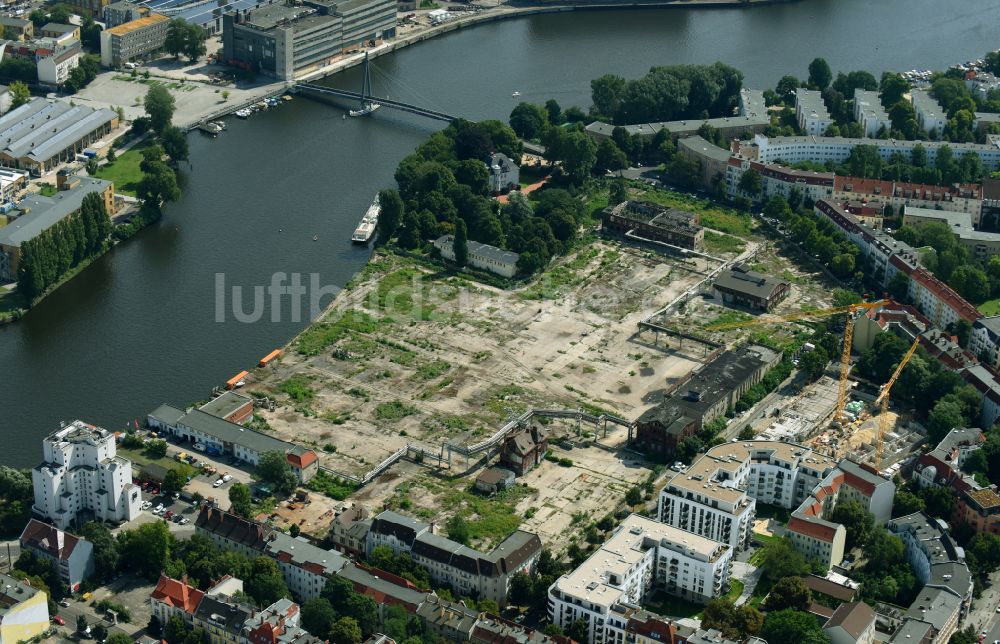 Berlin von oben - Baustelle zum Neubau einer Mehrfamilienhaus-Wohnanlage Quartier WOHNWERK im Ortsteil Schöneweide in Berlin, Deutschland