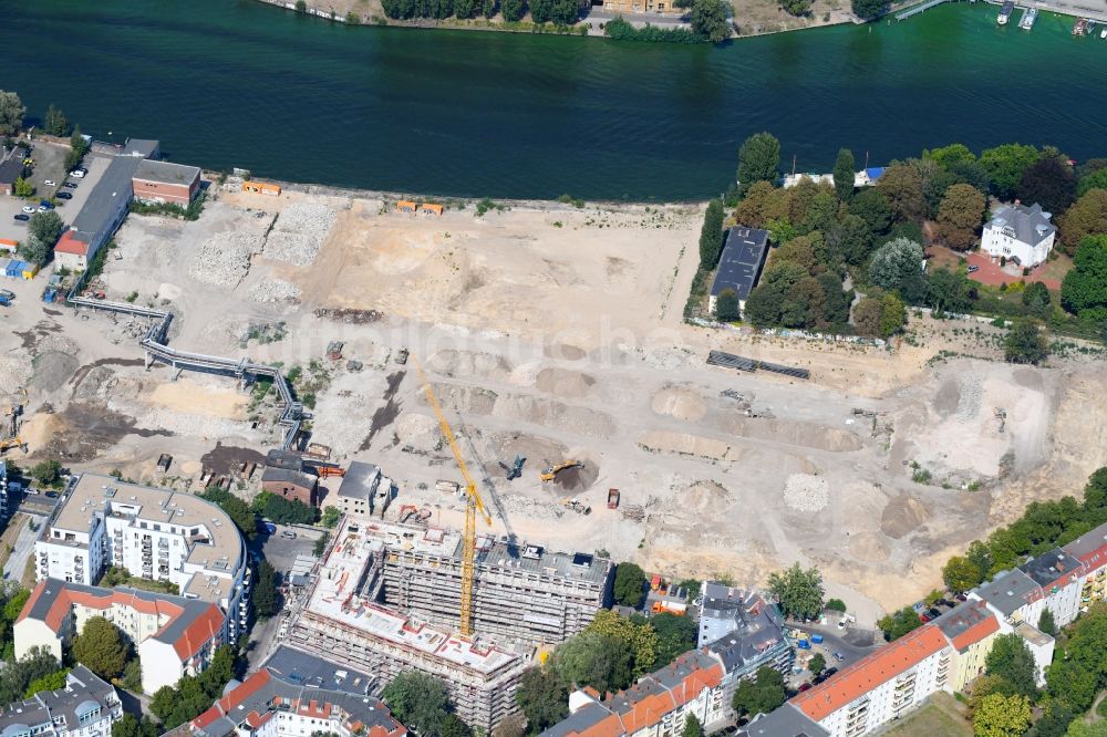 Berlin von oben - Baustelle zum Neubau einer Mehrfamilienhaus-Wohnanlage Quartier WOHNWERK im Ortsteil Schöneweide in Berlin, Deutschland