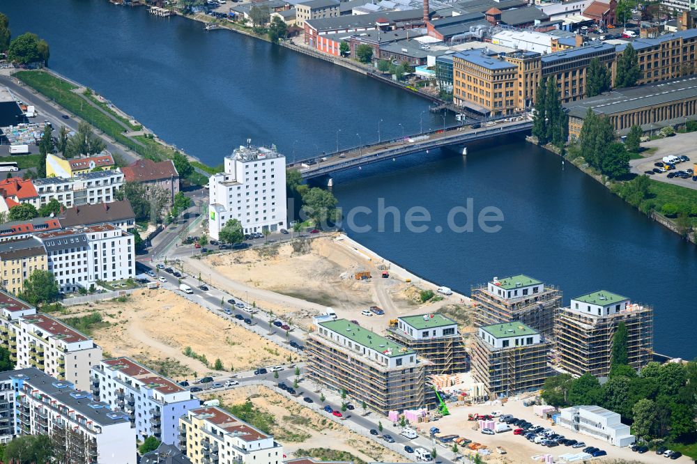 Luftbild Berlin - Baustelle zum Neubau einer Mehrfamilienhaus-Wohnanlage Quartier WOHNWERK im Ortsteil Schöneweide in Berlin, Deutschland